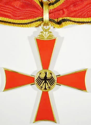 Featured image of post Großes Verdienstkreuz - Grand cross (großes verdienstkreuz mit stern und schulterband);