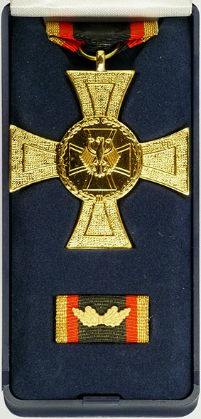 Etui für Orden Bundeswehr Ehrenkreuz silber mit blauer Einlage für Kreuz 